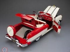 1:18 SunStar 1955 Pontiac Starchief Convertible