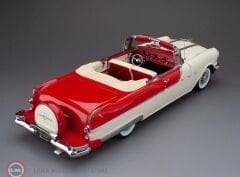 1:18 SunStar 1955 Pontiac Starchief Convertible