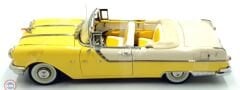 1:18 SunStar 1955 Pontiac Starchief Convertible