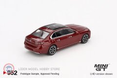 1:64 Mini GT 2023 BMW I7 XDRIVE60 AVENTURIN RED