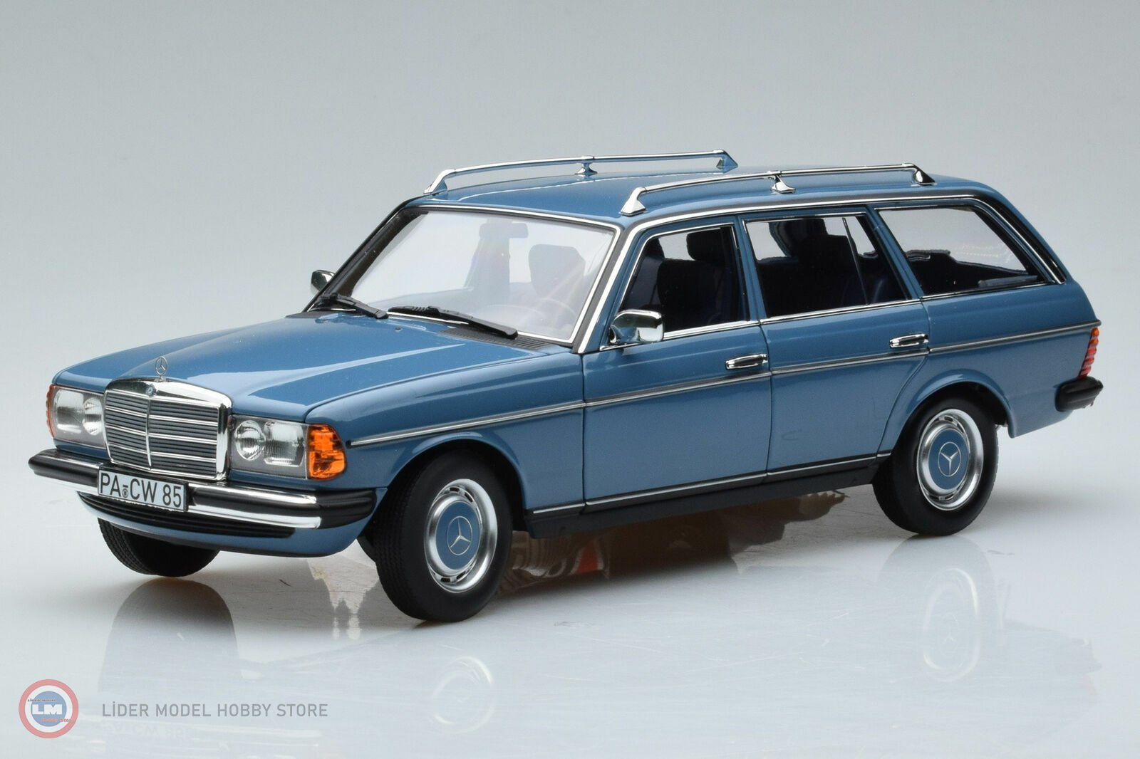 1:18 Norev 1980 Mercedes Benz E Class 200 T Modell W123