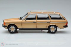 1:18 1982 Mercedes Benz S123 T-Model W123