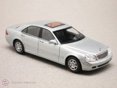 1:43 1998 Mercedes Benz S-CLASS (W220)