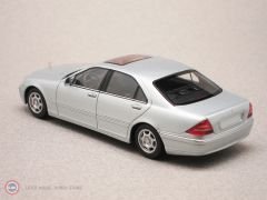 1:43 1998 Mercedes Benz S-CLASS (W220)