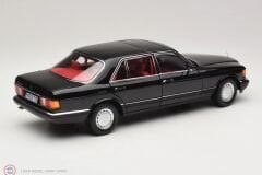 1:18 Norev 1989 Mercedes Benz 560 SEL W126