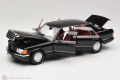 1:18 Norev 1989 Mercedes Benz 560 SEL W126