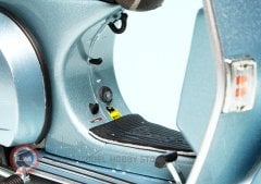 1:10 2011 Vespa PX 125 70 YEARS