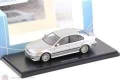 1:43 Neo Scale 2022 BMW M5 (E39)
