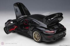 1:18 Autoart 2017 Porsche 911 (991.2) GT2 RS Weissach Package