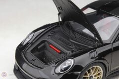 1:18 Autoart 2017 Porsche 911 (991.2) GT2 RS Weissach Package