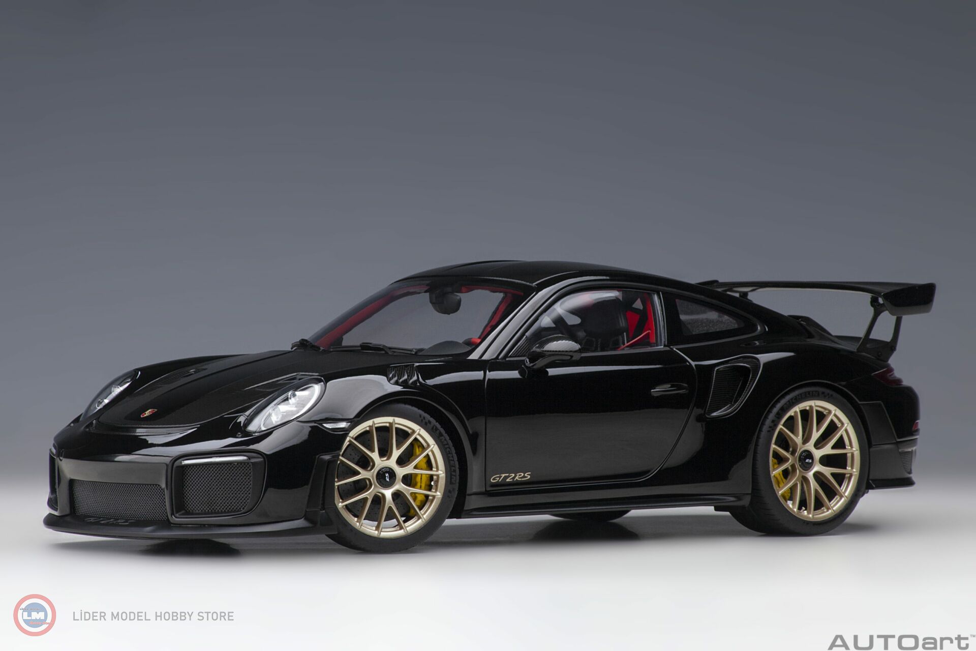 1:18 Autoart 2017 Porsche 911 (991.2) GT2 RS Weissach Package