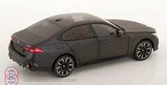 1:18 Minichamps 2023 BMW 5-SERIES i5 (G60)