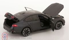 1:18 Minichamps 2023 BMW 5-SERIES i5 (G60) Matt Grey