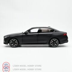 1:18 Minichamps 2023 BMW 5-SERIES i5 (G60)