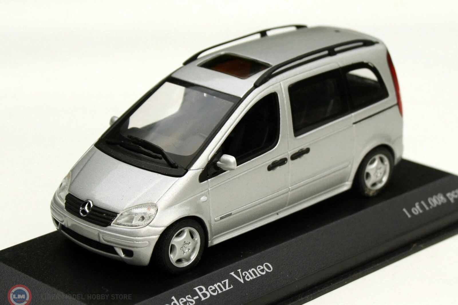 1:43 Minichamps 2001 Mercedes Benz VANEO (W414)
