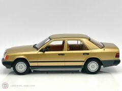 1:18 1984 Mercedes Benz 300 E (W124)