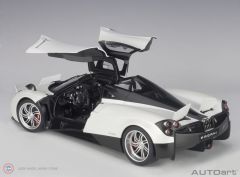 1:12 2011 Pagani Huayra