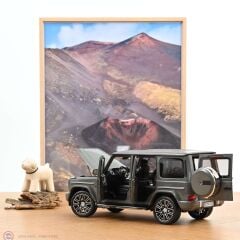 1:18 Norev 2024 Mercedes Benz G-Class W465 - Classic grey