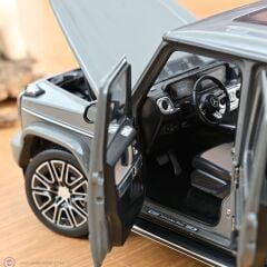 1:18 Norev 2024 Mercedes Benz G-Class W465 - Classic grey