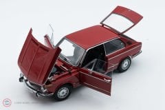 1:18 Autoart 1971 BMW 2000 Touring