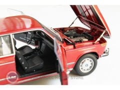 1:18 Autoart 1971 BMW 2000 Touring