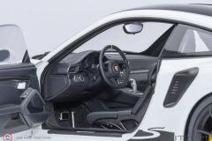 1:18 Autoart 2019 Porsche 911 (991.2) GT3 RS Weissach Package