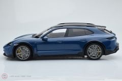1:18 Minichamps 2021 Porsche TAYCAN CROSS TOURISMO TURBO S