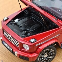 1:18 Norev 2024 Mercedes Benz G-Class W465 - Hyacinth red