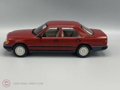 1:18 1984 Mercedes Benz 260E W124 Saloon