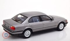 1:18 1994 BMW 740i (E38) Series 1
