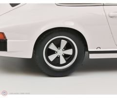 1:18 Porsche 911 Coupe White with Black Stripes