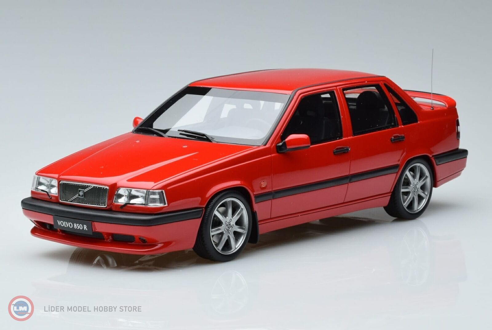 Otto Mobile - 1:18 1996 Volvo 850 R Sedan - 6.531,93 TL - 6.531,93 TL