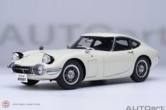 1:18 Autoart 1967 Toyota 2000GT