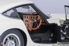 1:18 Autoart 1967 Toyota 2000GT