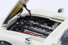 1:18 Autoart 1967 Toyota 2000GT