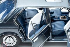 1:18 TOURING MODEL BMW 745i E23 1984 Arctic Blue