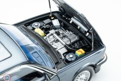 1:18 TOURING MODEL BMW 745i E23 1984 Arctic Blue