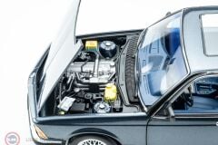 1:18 TOURING MODEL BMW 745i E23 1984 Arctic Blue