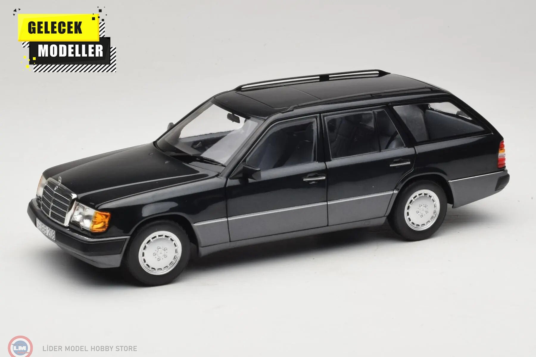 1:18 Norev 1990 Mercedes Benz 300D T Model Blue-Black