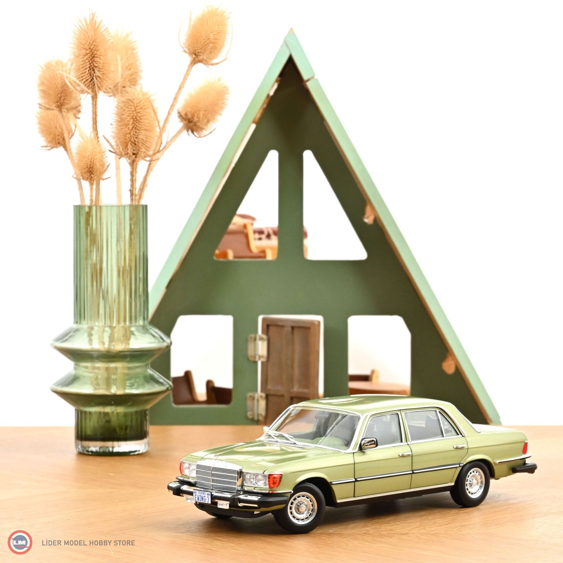 1:18 Norev 1979 Mercedes Benz  450SEL W116 Dallas TV Series