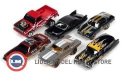 1:64 Johnny Lightning 1977 Oldsmobile Cutlass Stock Car - Demolition Derby