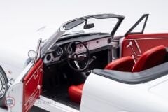 1:18 1966 Alfa Romeo 1600 Duetto Spider
