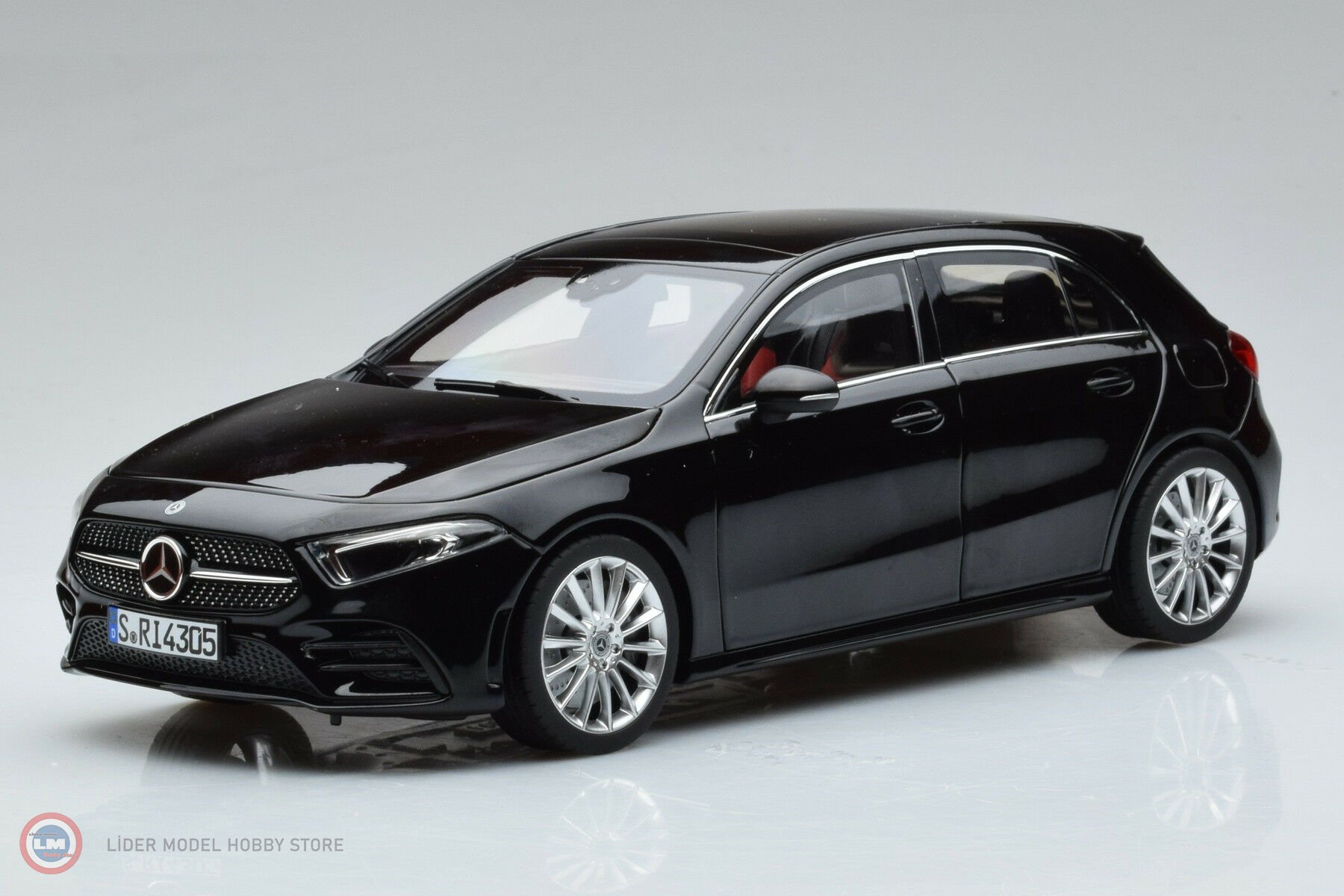 1:18 2018 Mercedes Benz A Class AMG Line