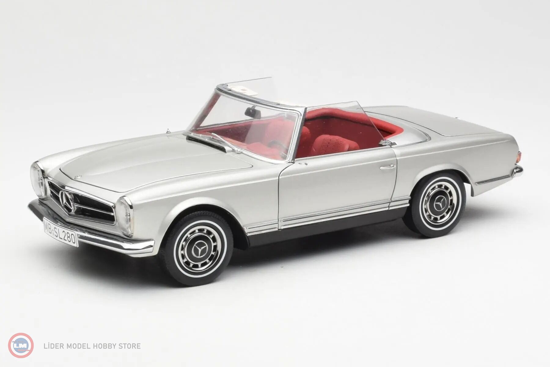 1:18 1968 Mercedes Benz 280SL W113 Pagode