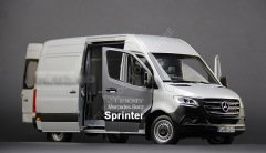 1:18 2018 Mercedes Benz Sprinter