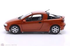 1:24 WhiteBox Opel Tigra 1994 - copper