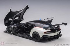 1:18 Aston Martin Vulcan 70261 (Stratus White)