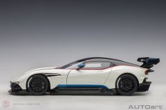 1:18 Aston Martin Vulcan 70261 (Stratus White)