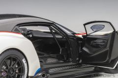 1:18 Aston Martin Vulcan 70261 (Stratus White)