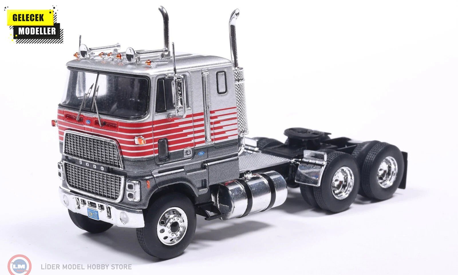 1:64 IXO 1976 Ford CL 9000